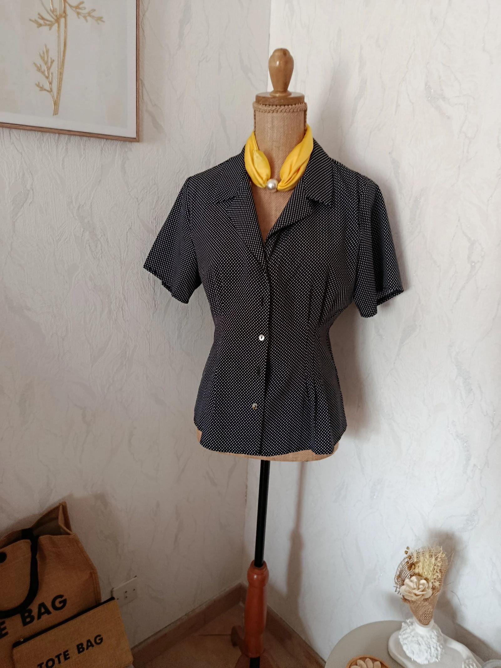 Chemisier rétro rockabilly Pin up noir à pois blancs 